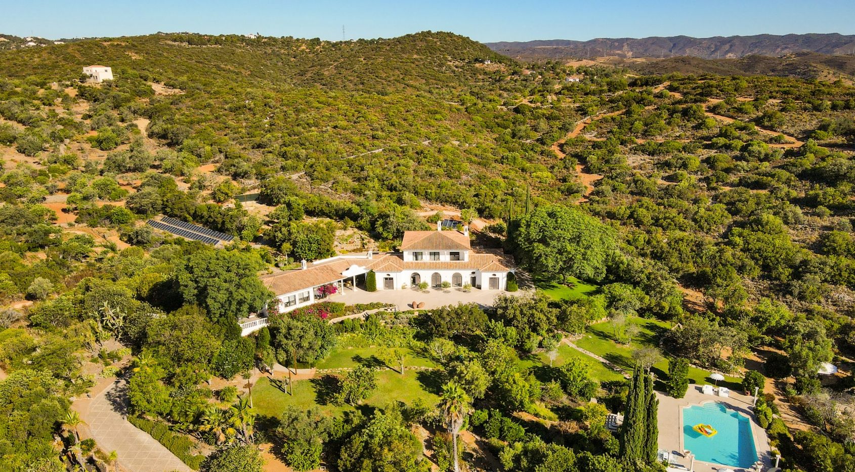 Large 3 +3 bedroom villa on large estate in Tavira, Algarve