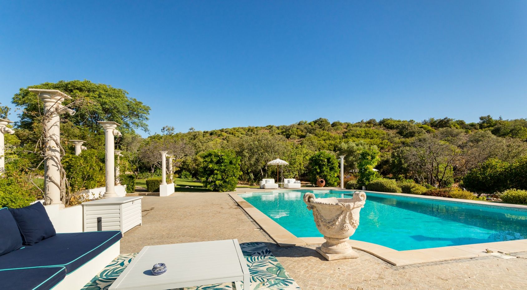 Large 3 +3 bedroom villa on large estate in Tavira, Algarve