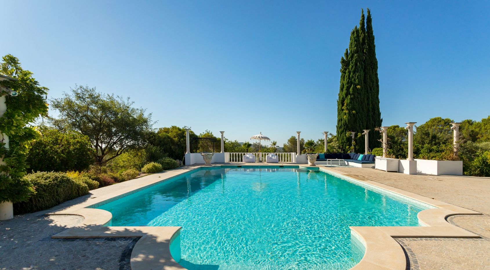 Large 3 +3 bedroom villa on large estate in Tavira, Algarve