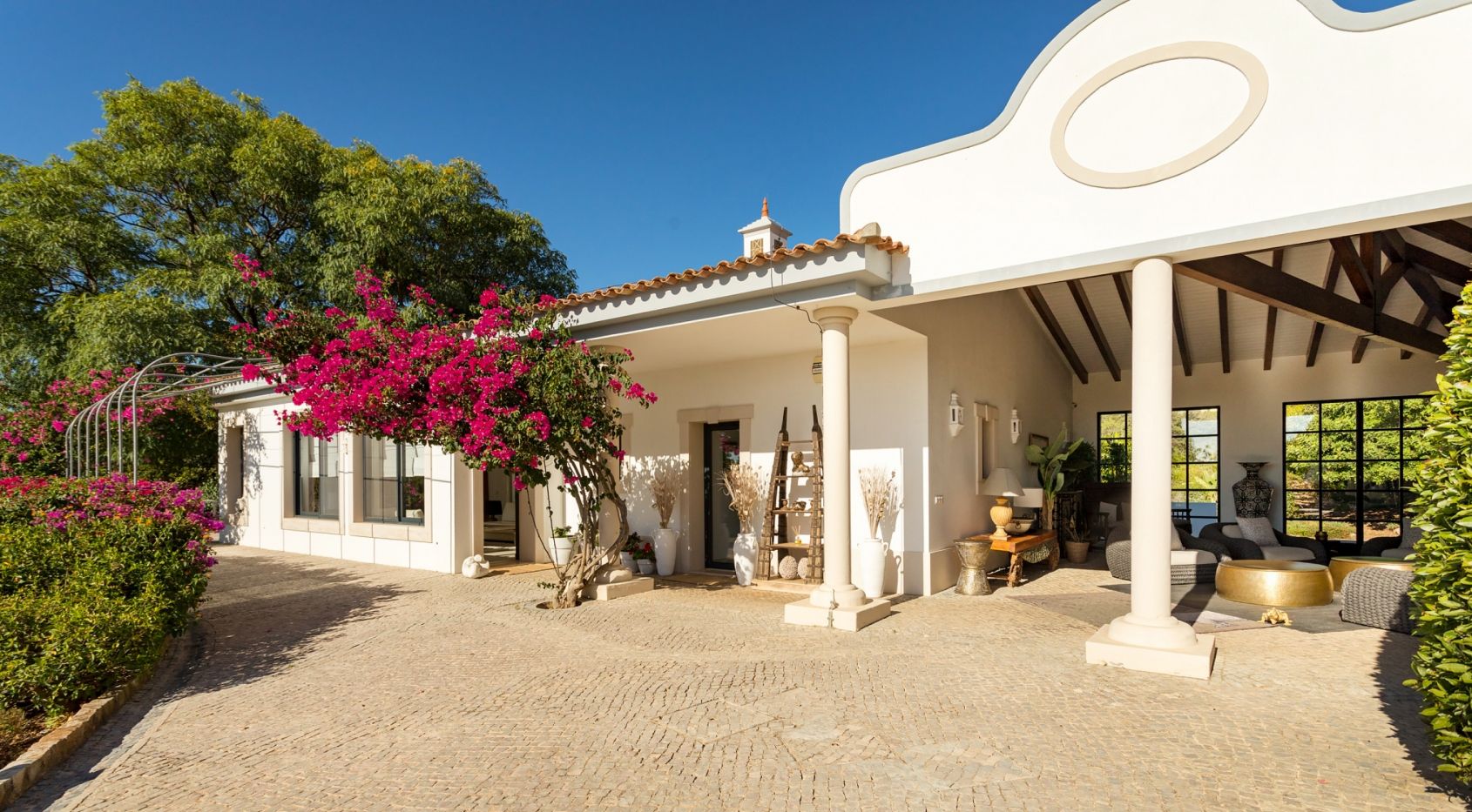 Large 3 +3 bedroom villa on large estate in Tavira, Algarve
