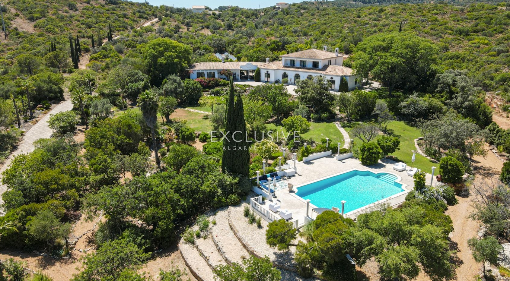 Large 3 +3 bedroom villa on large estate in Tavira, Algarve