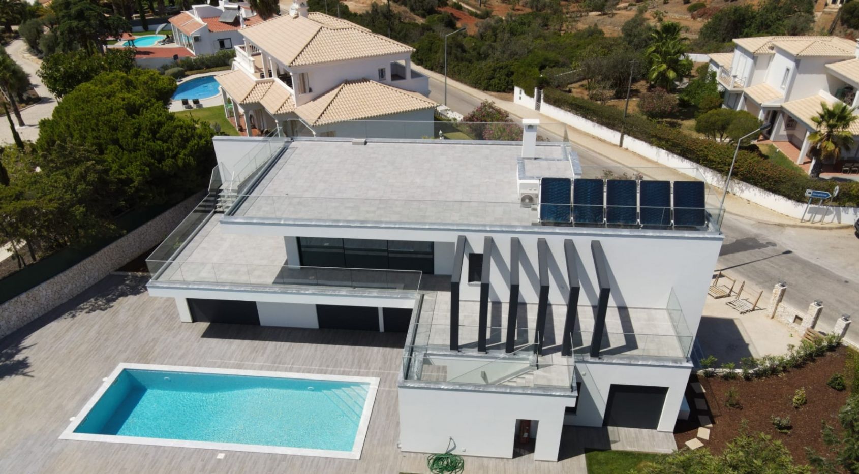 Moderne Villa mit Meerblick in Ferragudo, Algarve