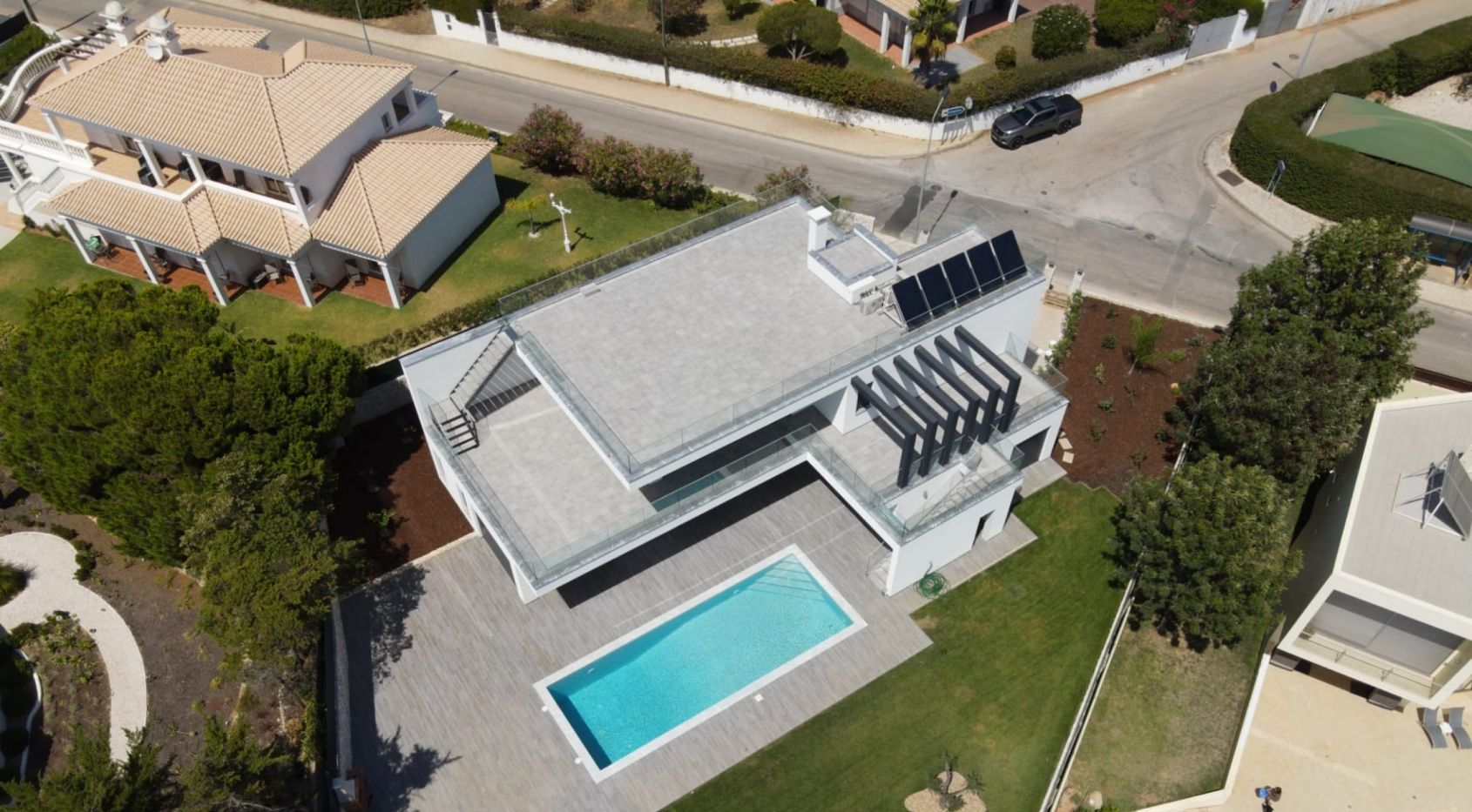 Moderne Villa mit Meerblick in Ferragudo, Algarve