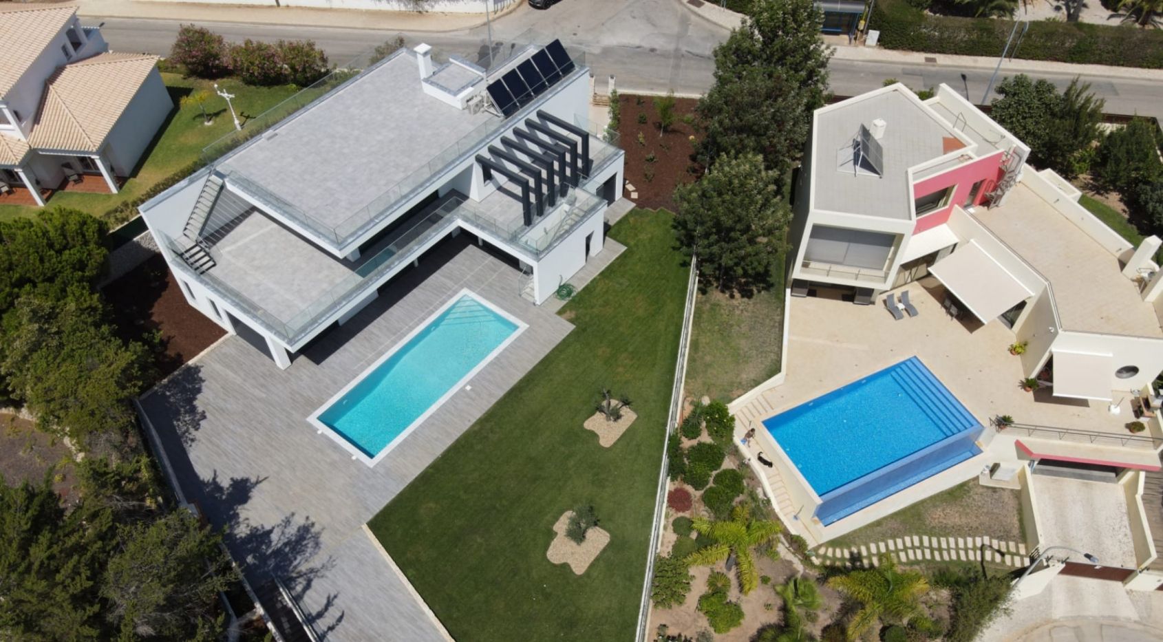 Moderne Villa mit Meerblick in Ferragudo, Algarve