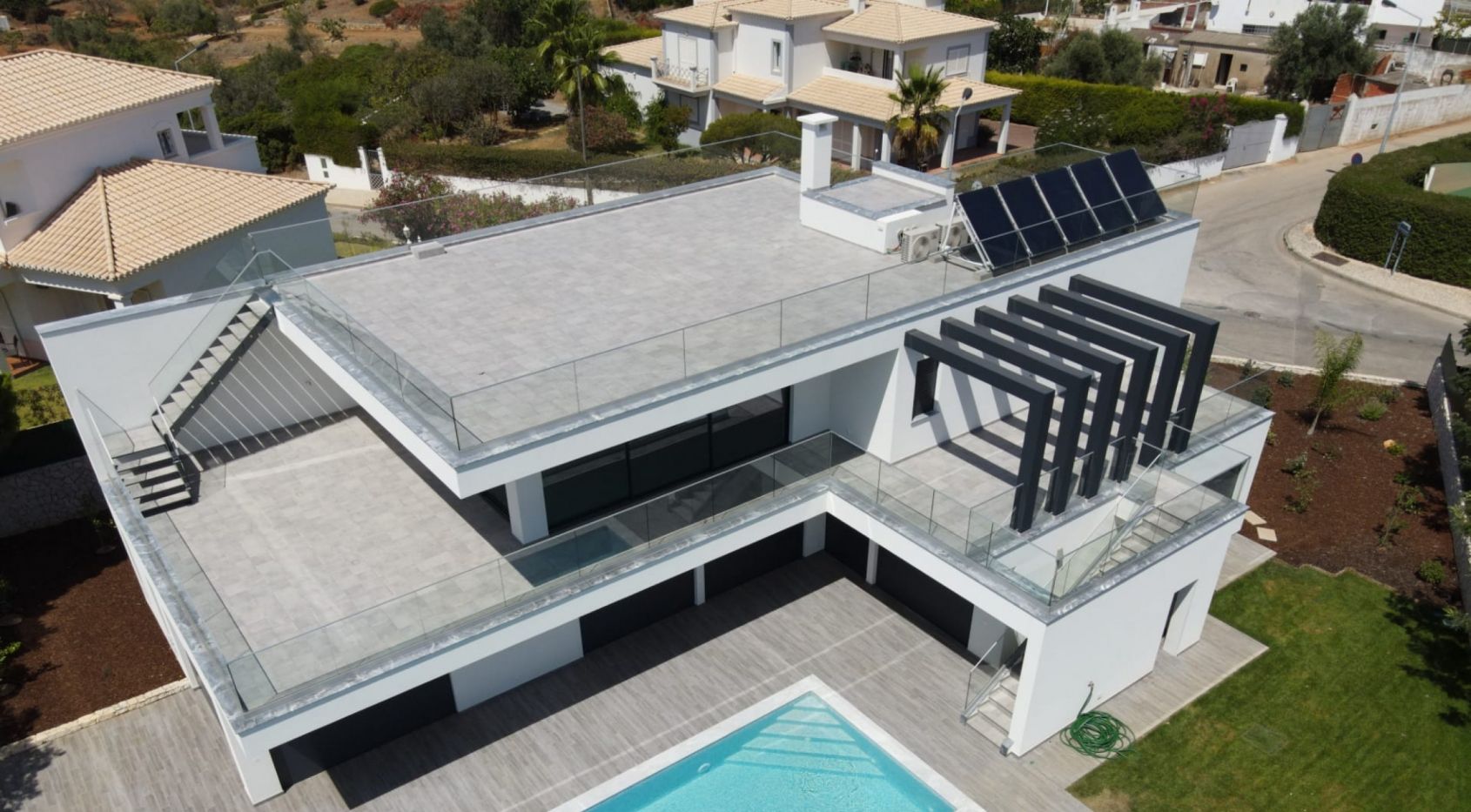 Moderne Villa mit Meerblick in Ferragudo, Algarve