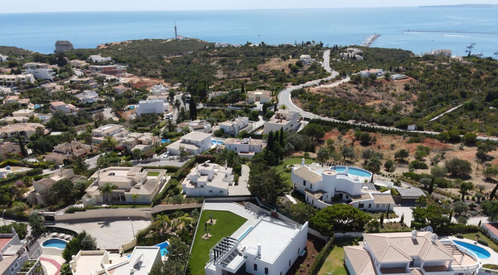 Moderne Villa mit Meerblick in Ferragudo, Algarve