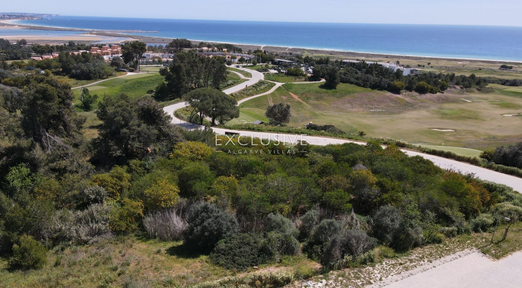 Terrains à bâtir avec vue imprenable sur le golf et la plage, à Lagos