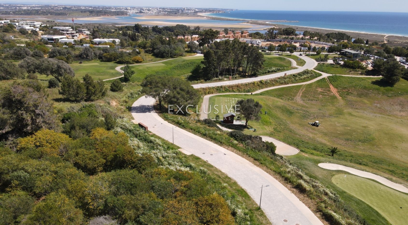 Terrains à bâtir avec vue imprenable sur le golf et la plage, à Lagos