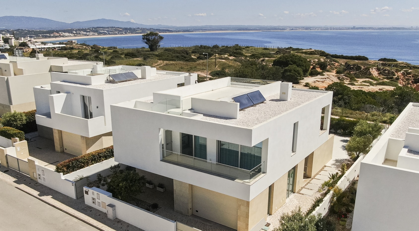 Amazing modern villa with breathtaking sea views in central Lagos (Algarve)