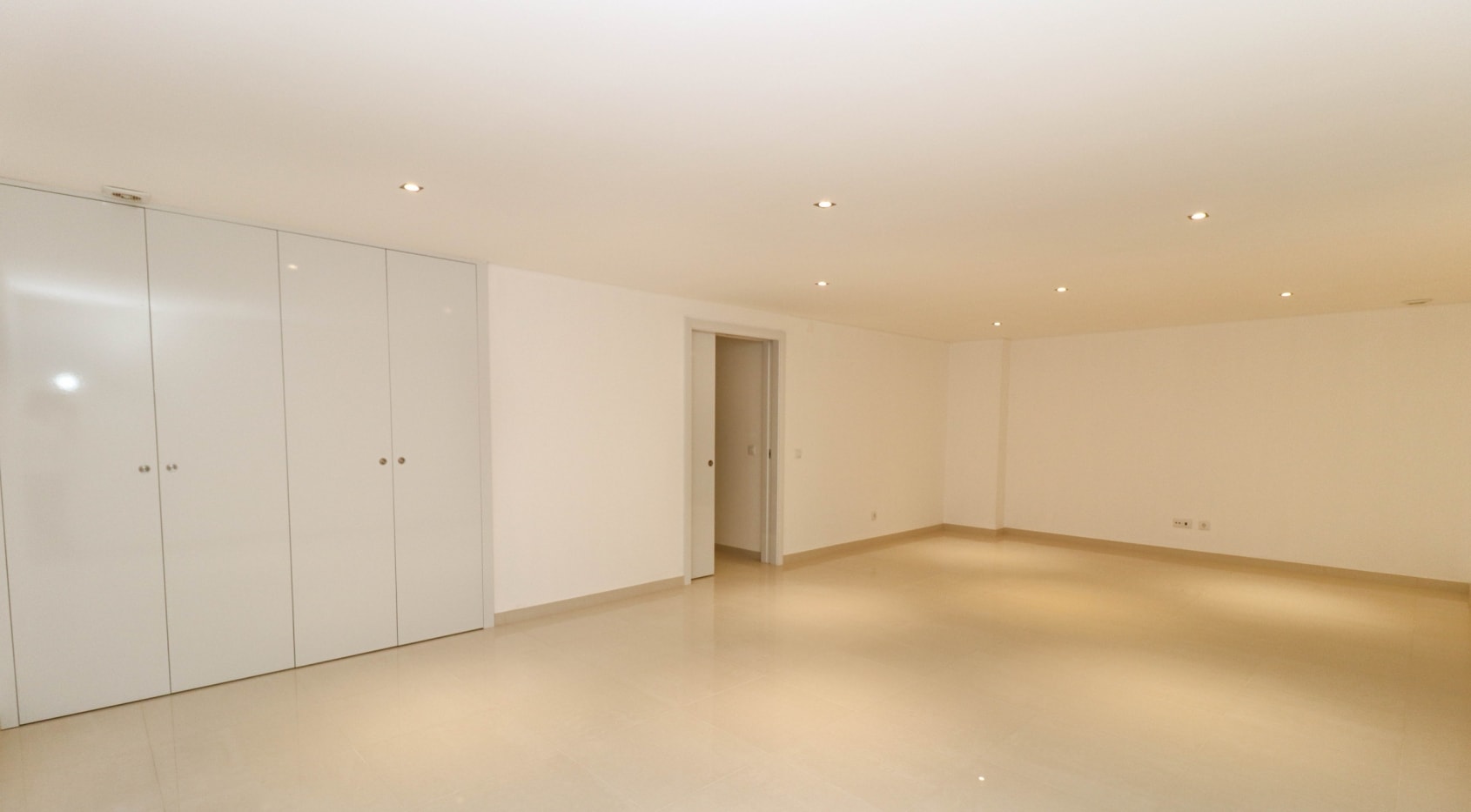 Amazing modern villa with breathtaking sea views in central Lagos (Algarve)