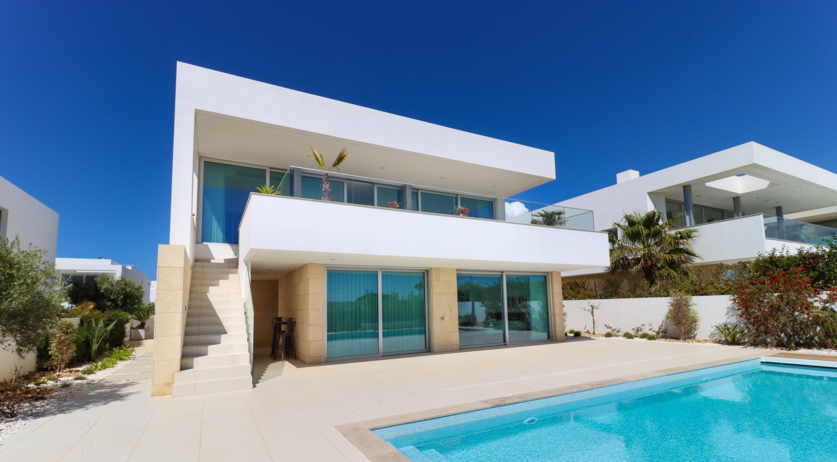 Amazing modern villa with breathtaking sea views in central Lagos (Algarve)