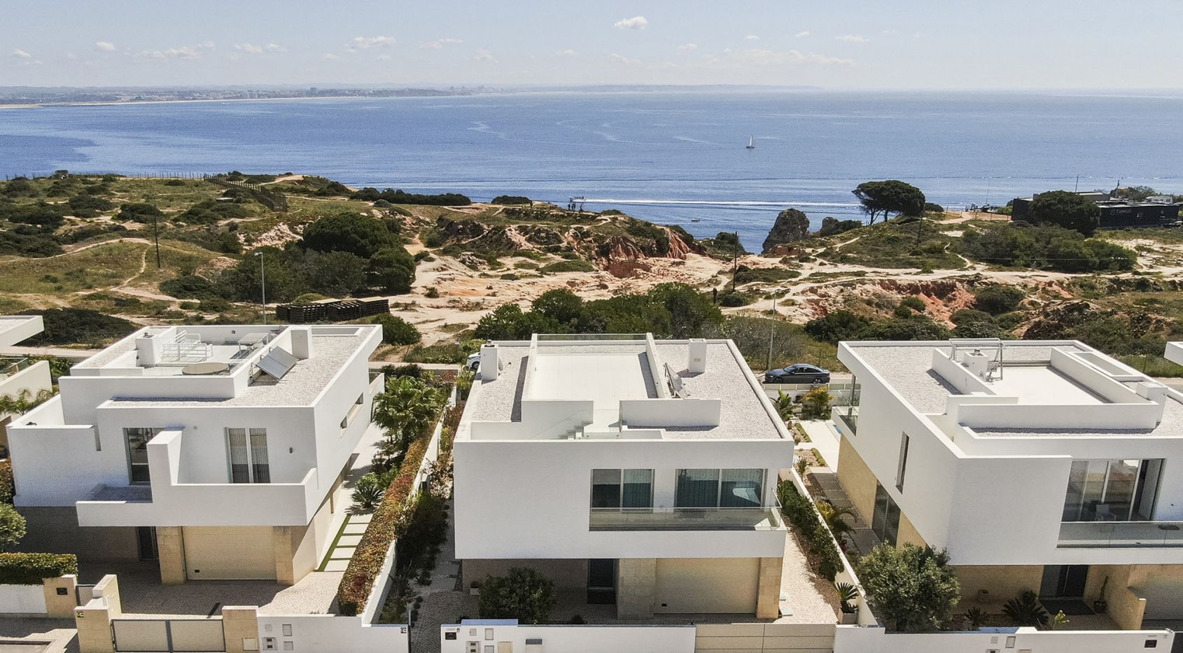 Amazing modern villa with breathtaking sea views in central Lagos (Algarve)
