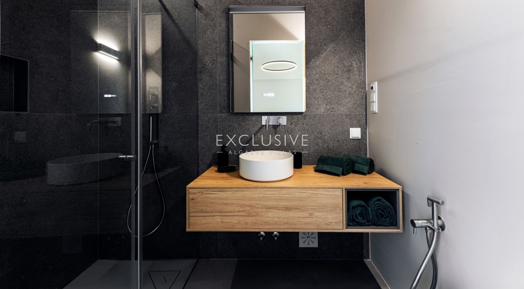 Moderne designvilla kopen met uitzicht op zee op loopafstand van Carvoeiro, Algarve