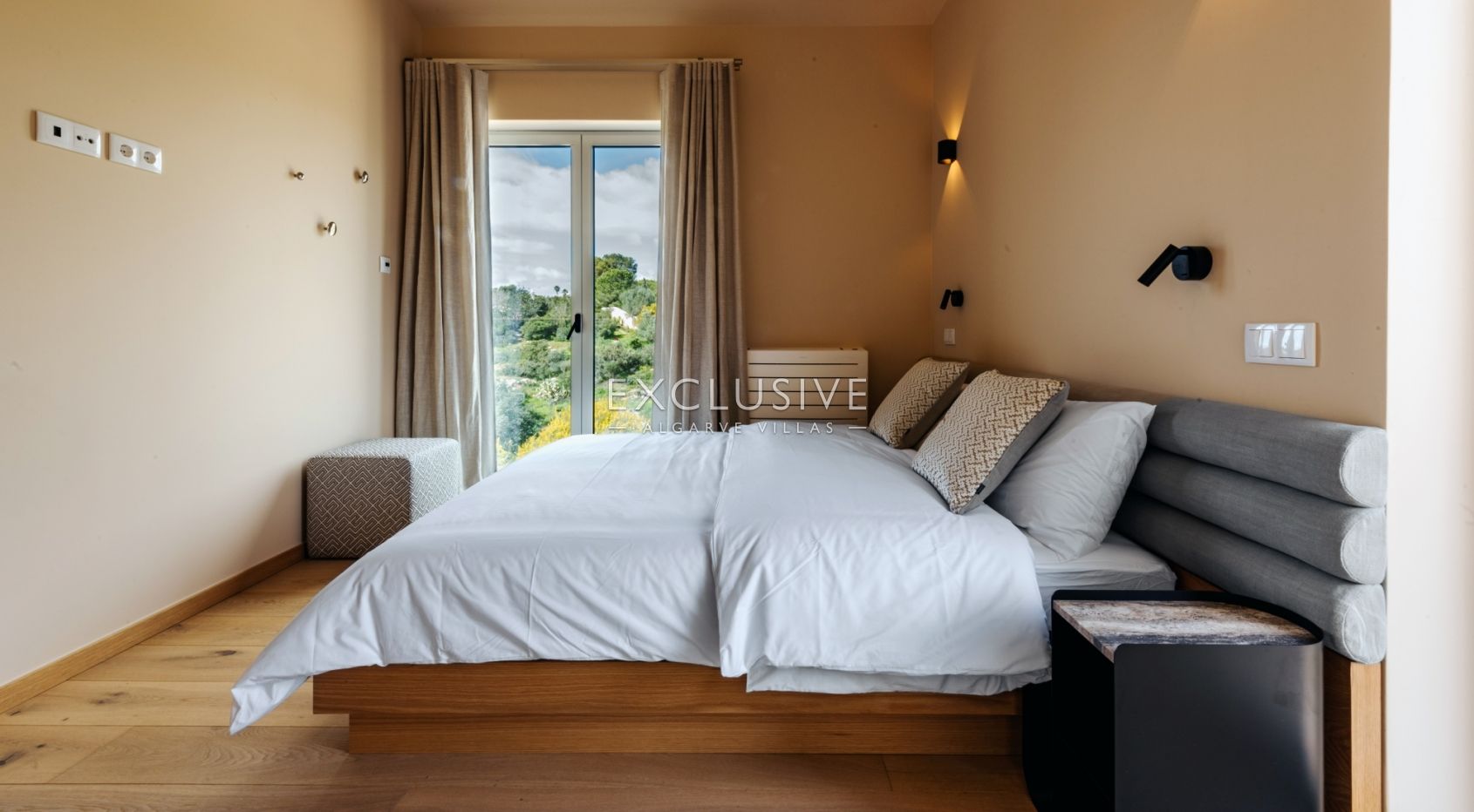 Moderne designvilla kopen met uitzicht op zee op loopafstand van Carvoeiro, Algarve