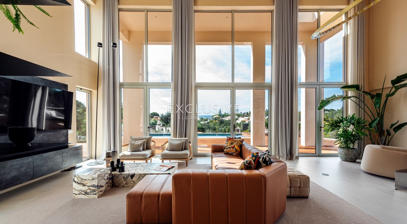 Moderne designvilla kopen met uitzicht op zee op loopafstand van Carvoeiro, Algarve