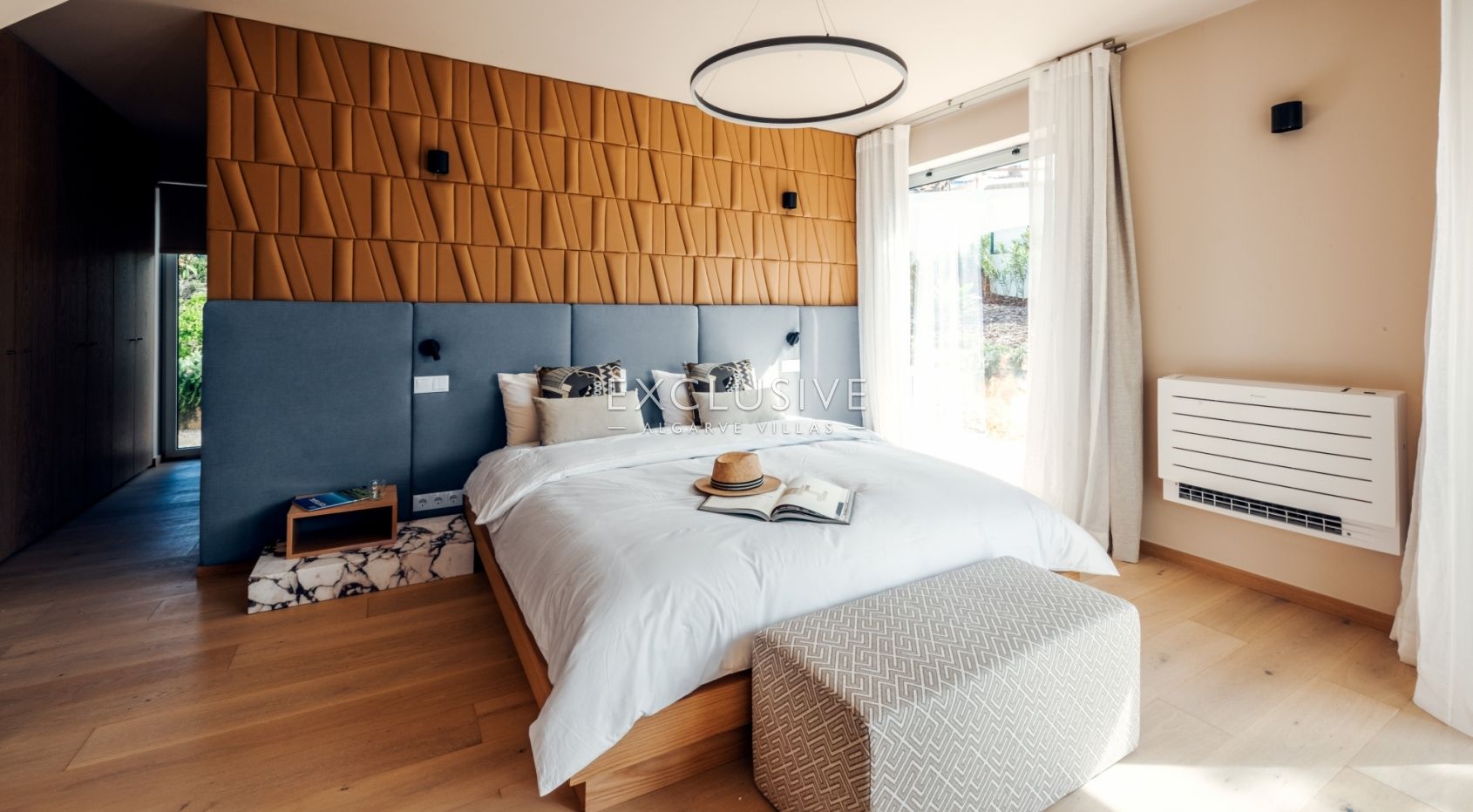 Moderne designvilla kopen met uitzicht op zee op loopafstand van Carvoeiro, Algarve