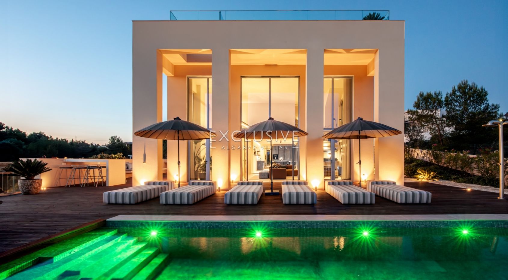 Moderne designvilla kopen met uitzicht op zee op loopafstand van Carvoeiro, Algarve