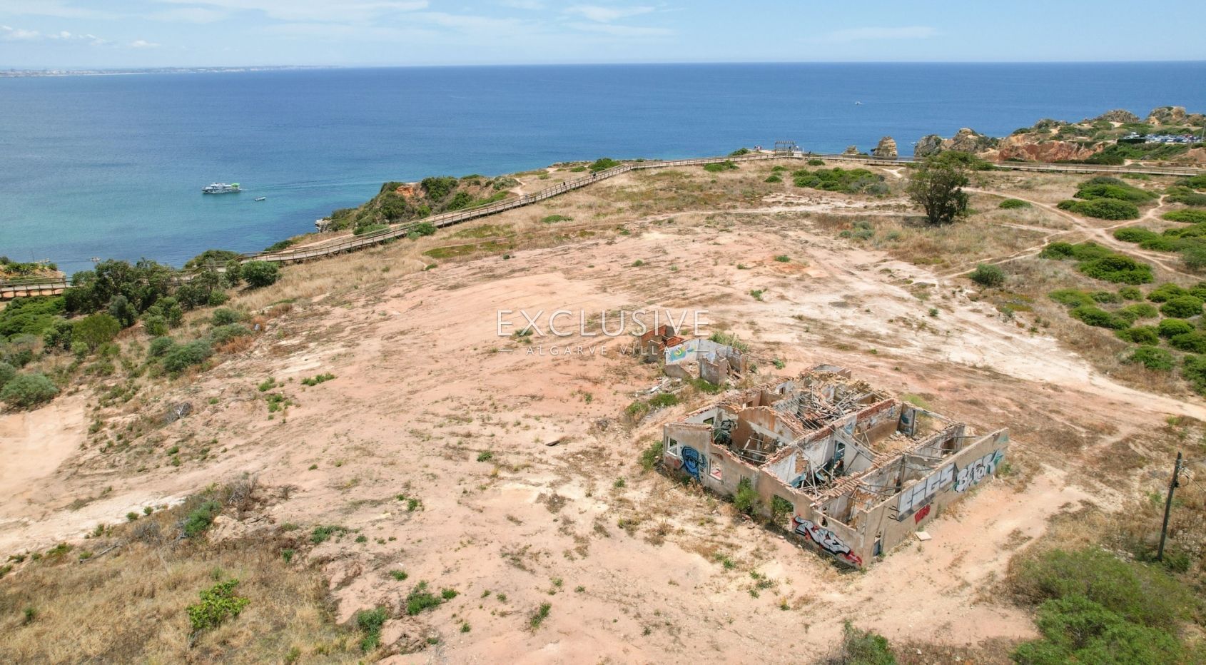 Waterfront plot of land with stunning views in Lagos, Algarve