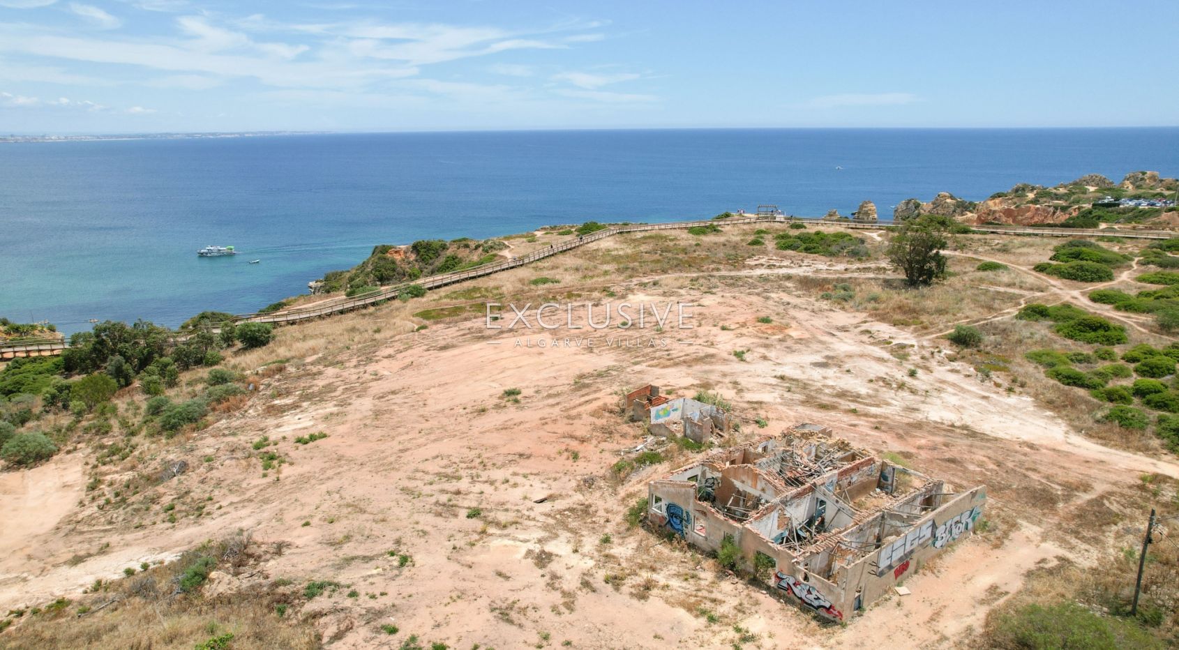 Waterfront plot of land with stunning views in Lagos, Algarve