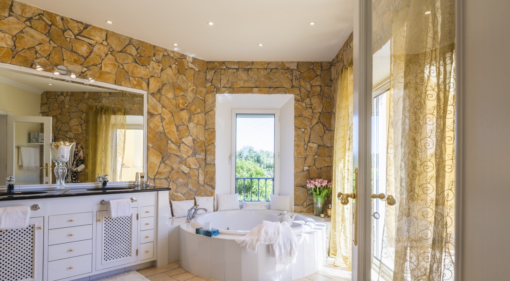 Luxuriöse 4-Schlafzimmer-Villa mit Panoramablick auf das Meer in der Nähe von Vilamoura