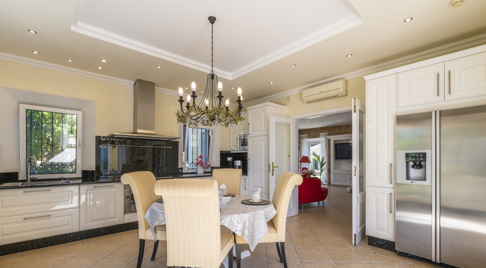 Luxuriöse 4-Schlafzimmer-Villa mit Panoramablick auf das Meer in der Nähe von Vilamoura