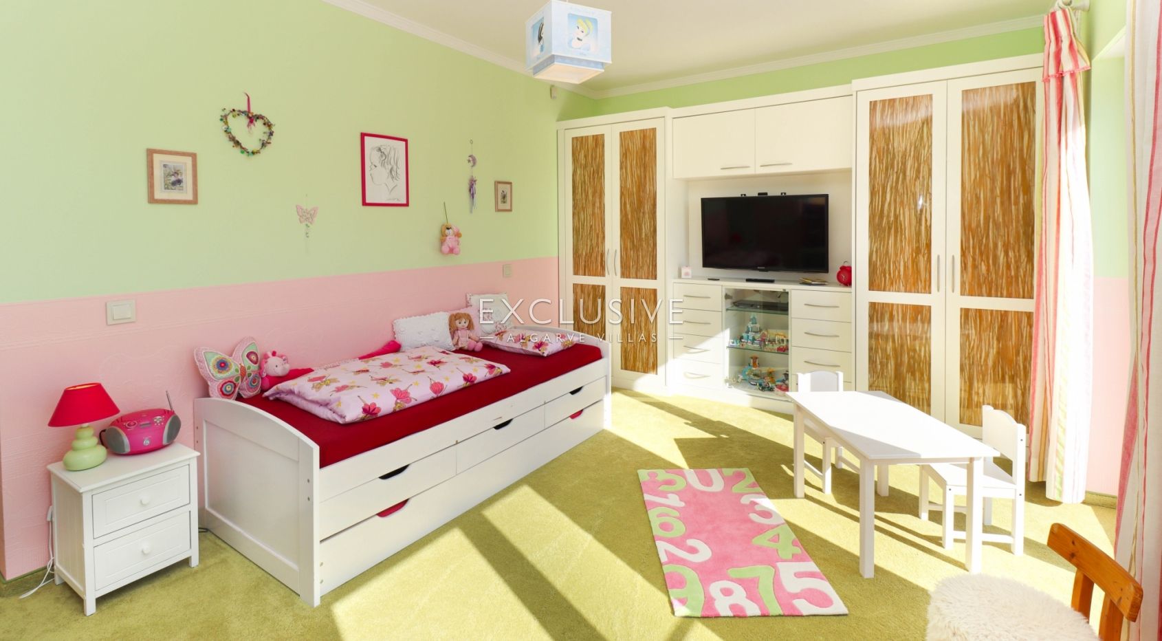 4 bedroom villa, 300 m from the beach, Albufeira