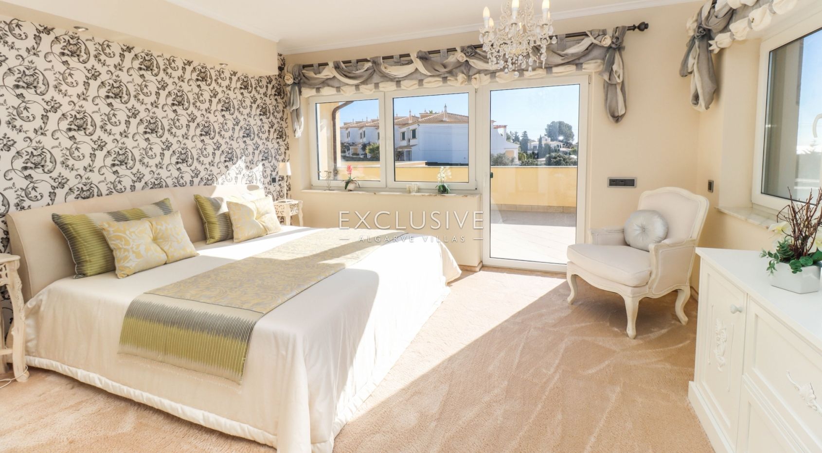 4 bedroom villa, 300 m from the beach, Albufeira