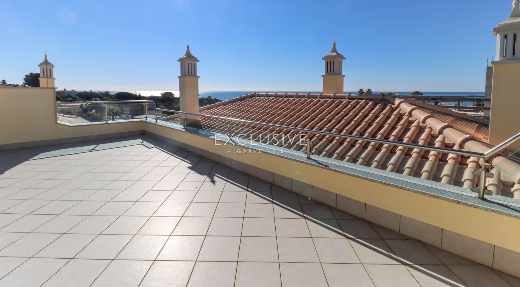 4 bedroom villa, 300 m from the beach, Albufeira
