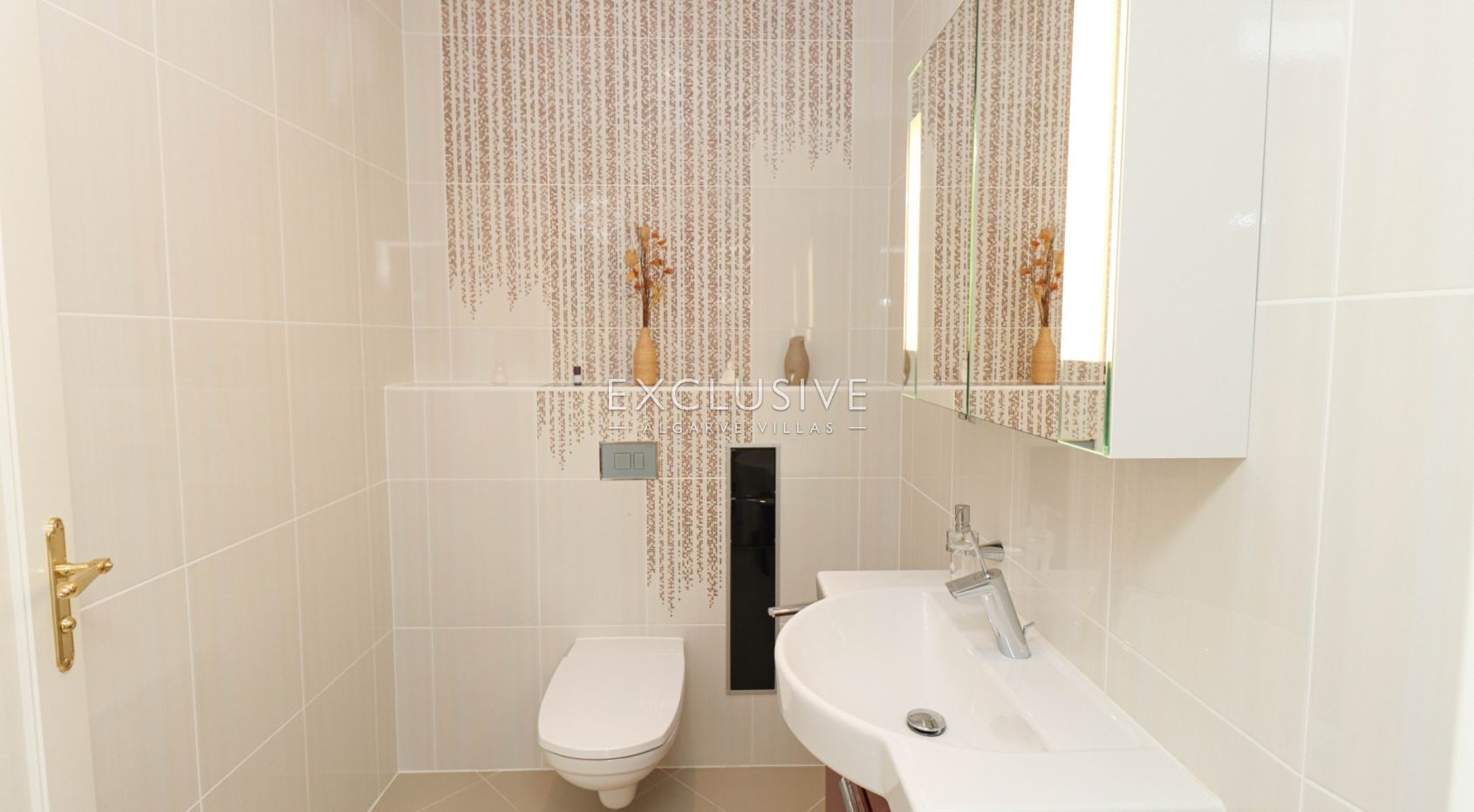 4 bedroom villa, 300 m from the beach, Albufeira