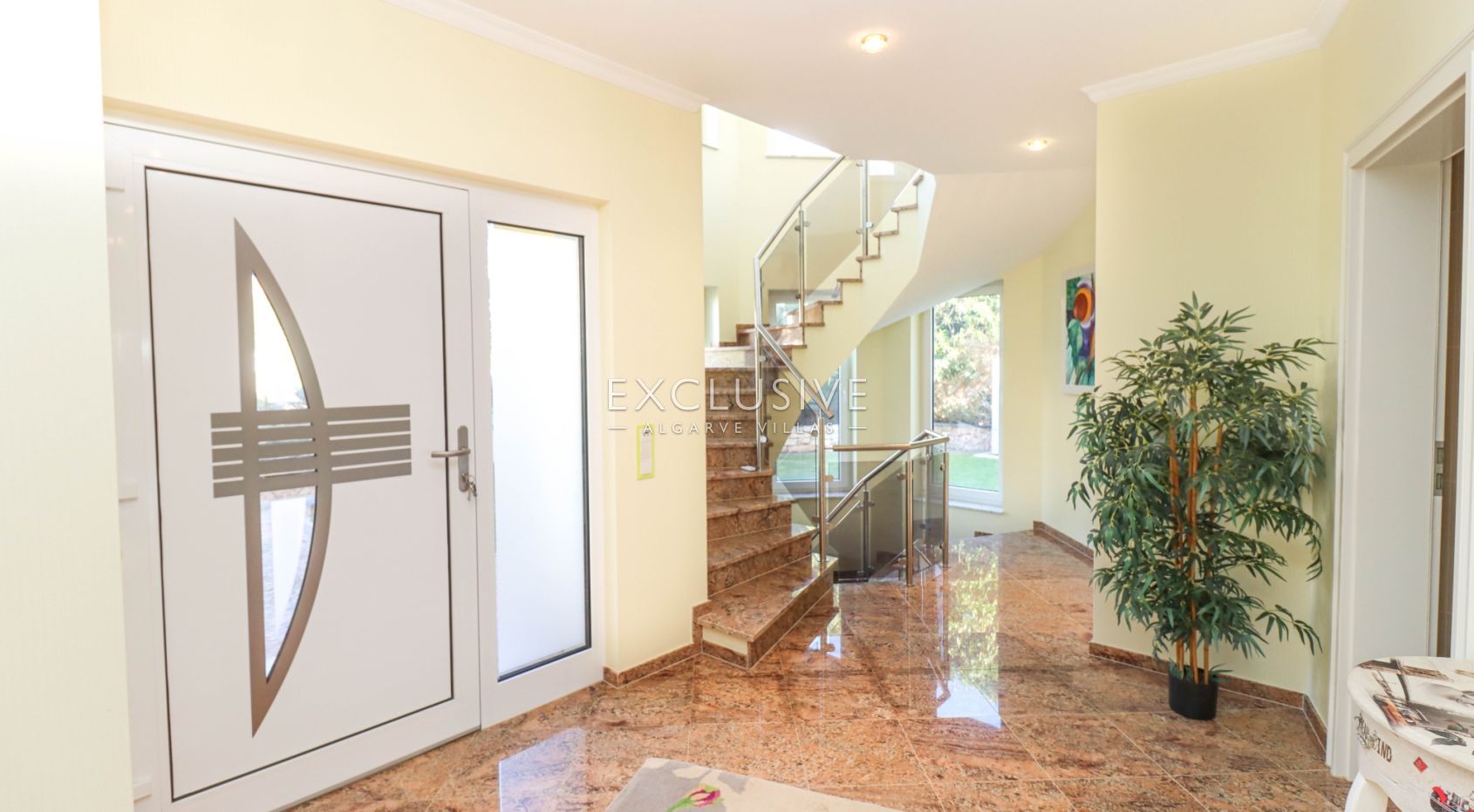 4 bedroom villa, 300 m from the beach, Albufeira