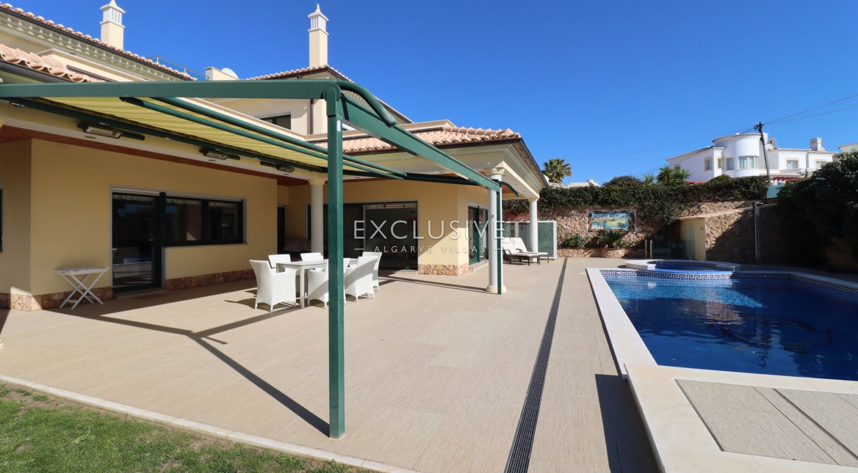 4 bedroom villa, 300 m from the beach, Albufeira