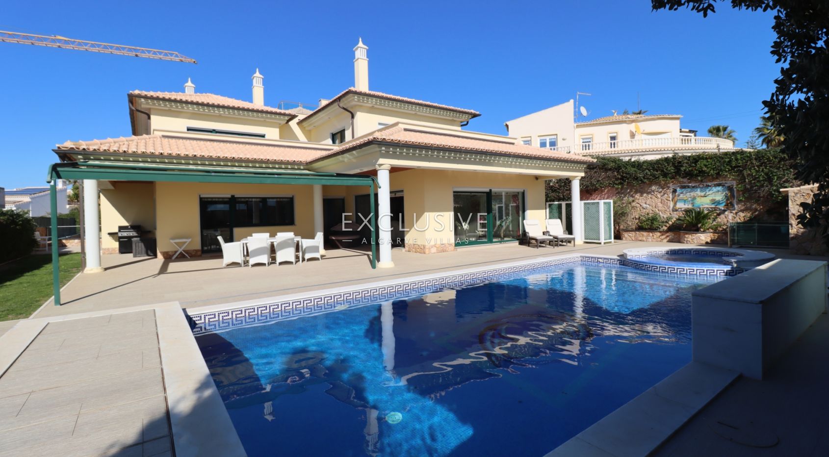 4 bedroom villa, 300 m from the beach, Albufeira