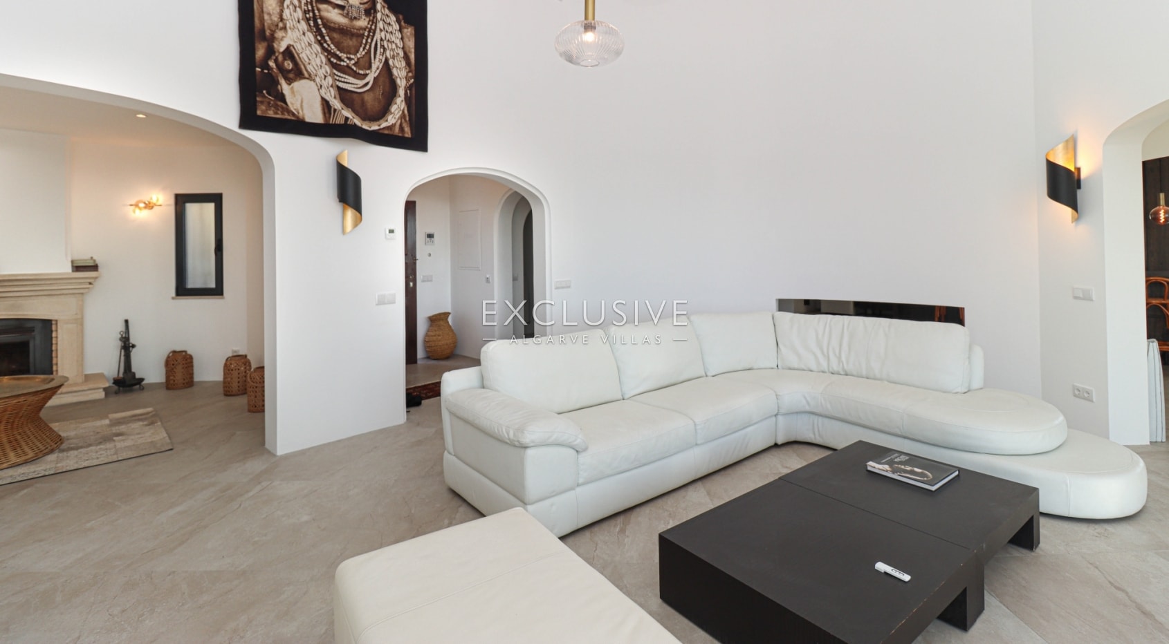Ocean front villa in Ferragudo, Algarve