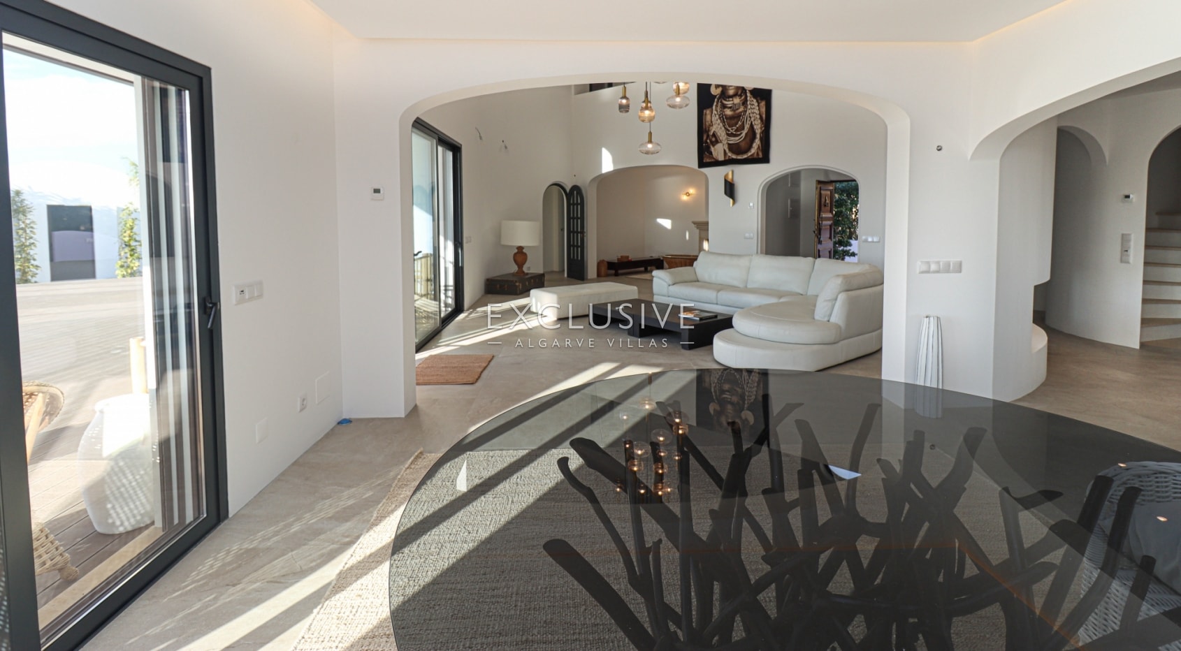 Ocean front villa in Ferragudo, Algarve