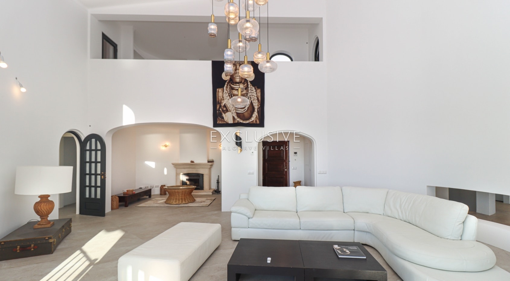 Ocean front villa in Ferragudo, Algarve