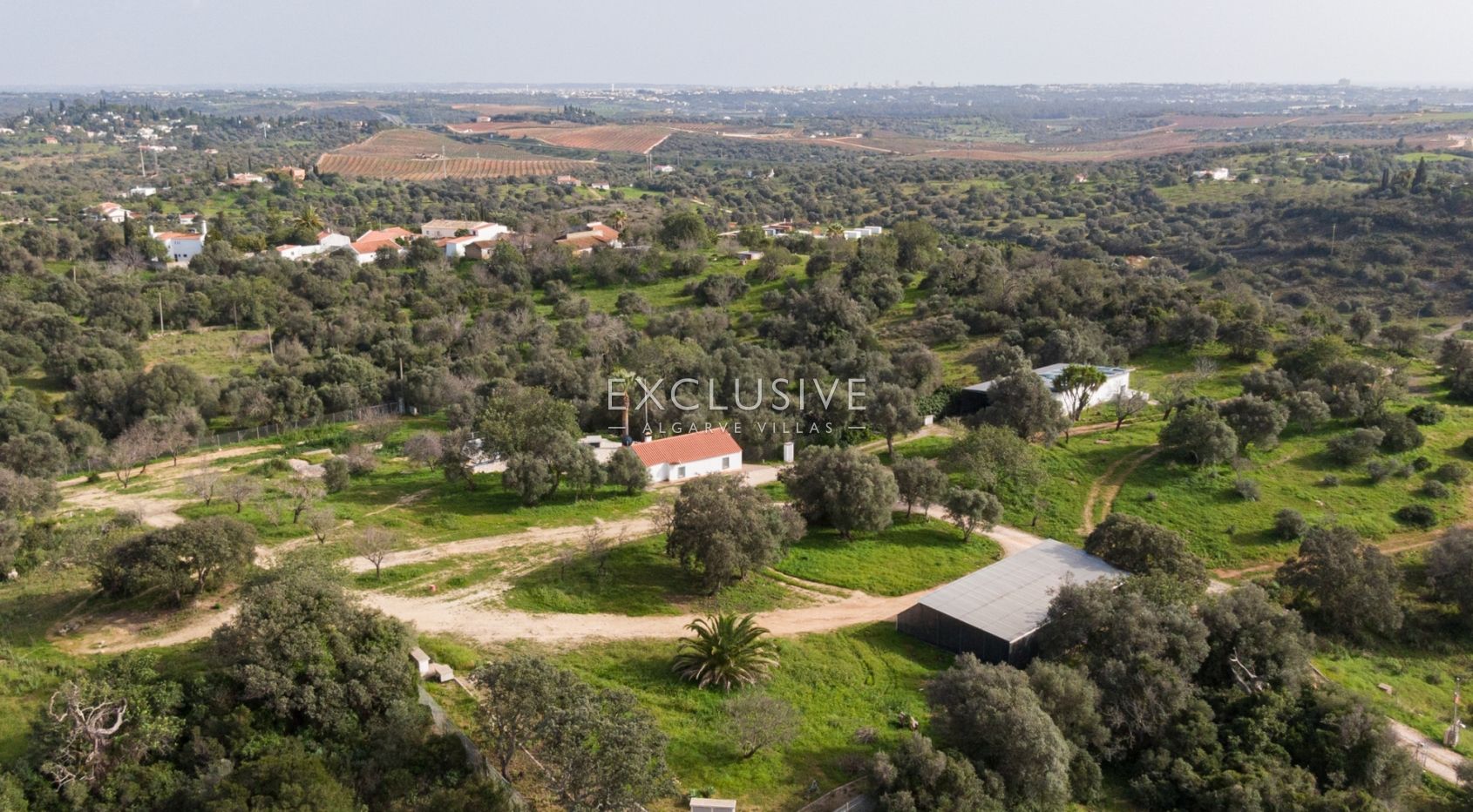 Fantastic plot with small house Portimao, Algarve