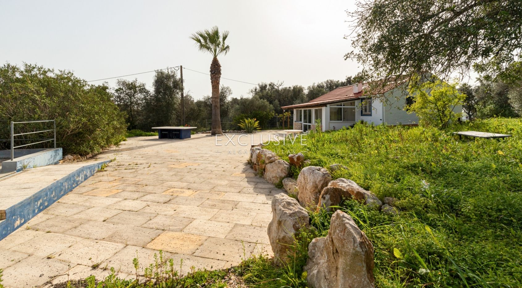 Fantastic plot with small house Portimao, Algarve