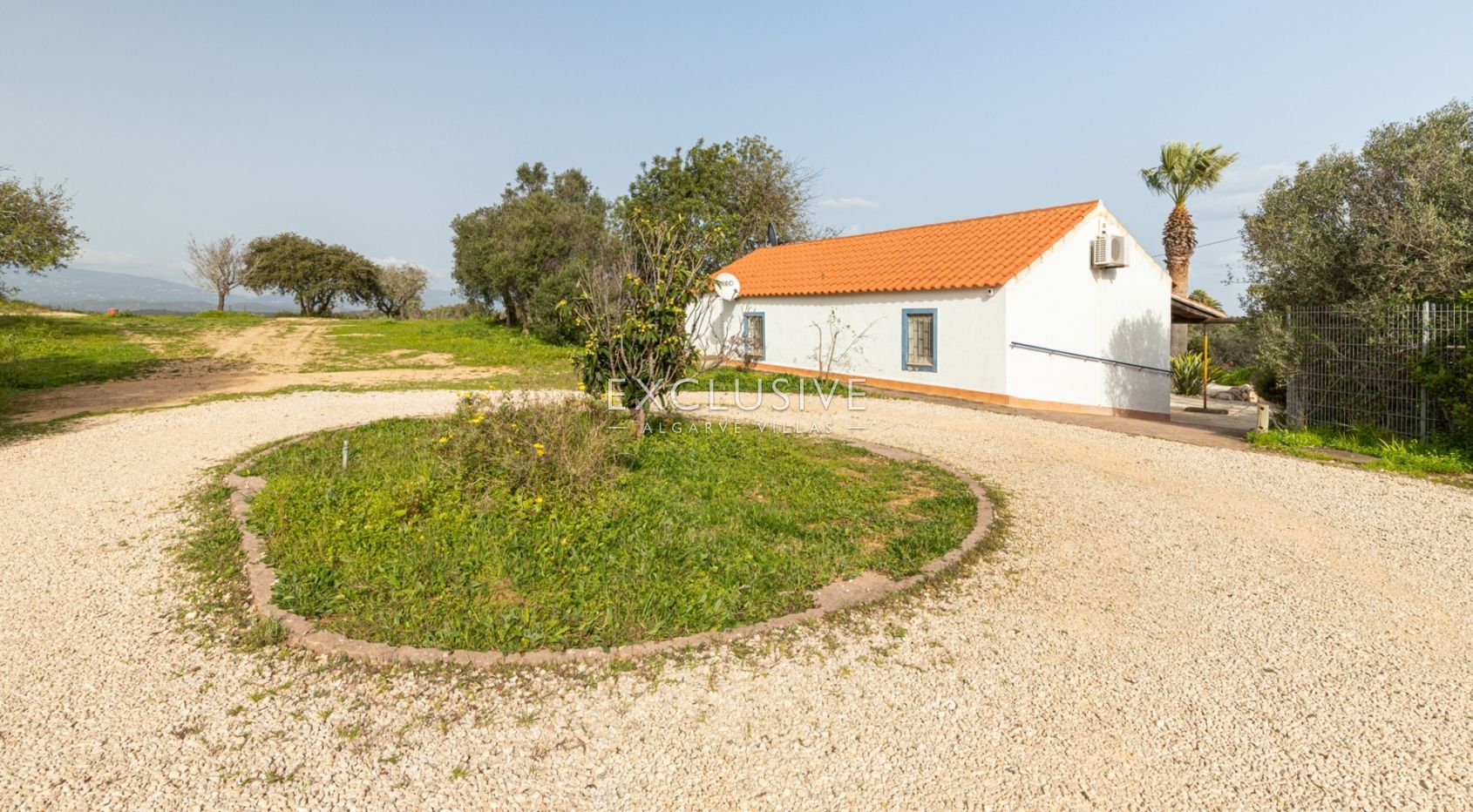 Fantastic plot with small house Portimao, Algarve