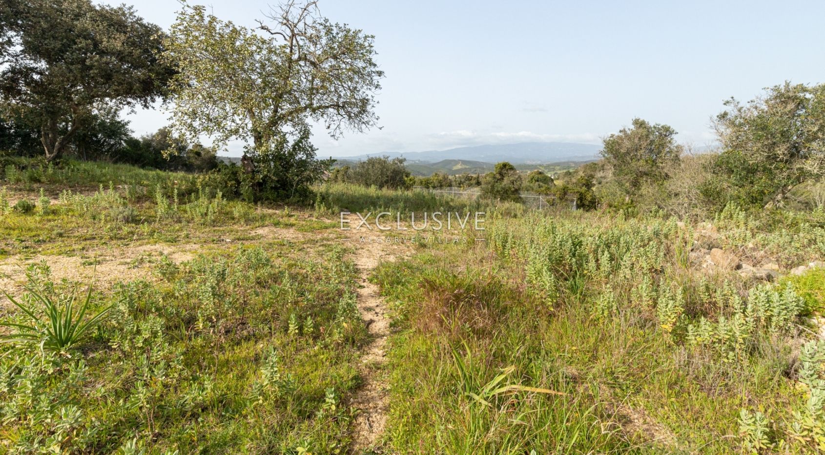 Fantastic plot with small house Portimao, Algarve