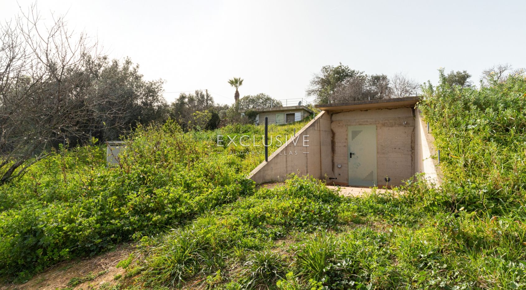 Fantastic plot with small house Portimao, Algarve