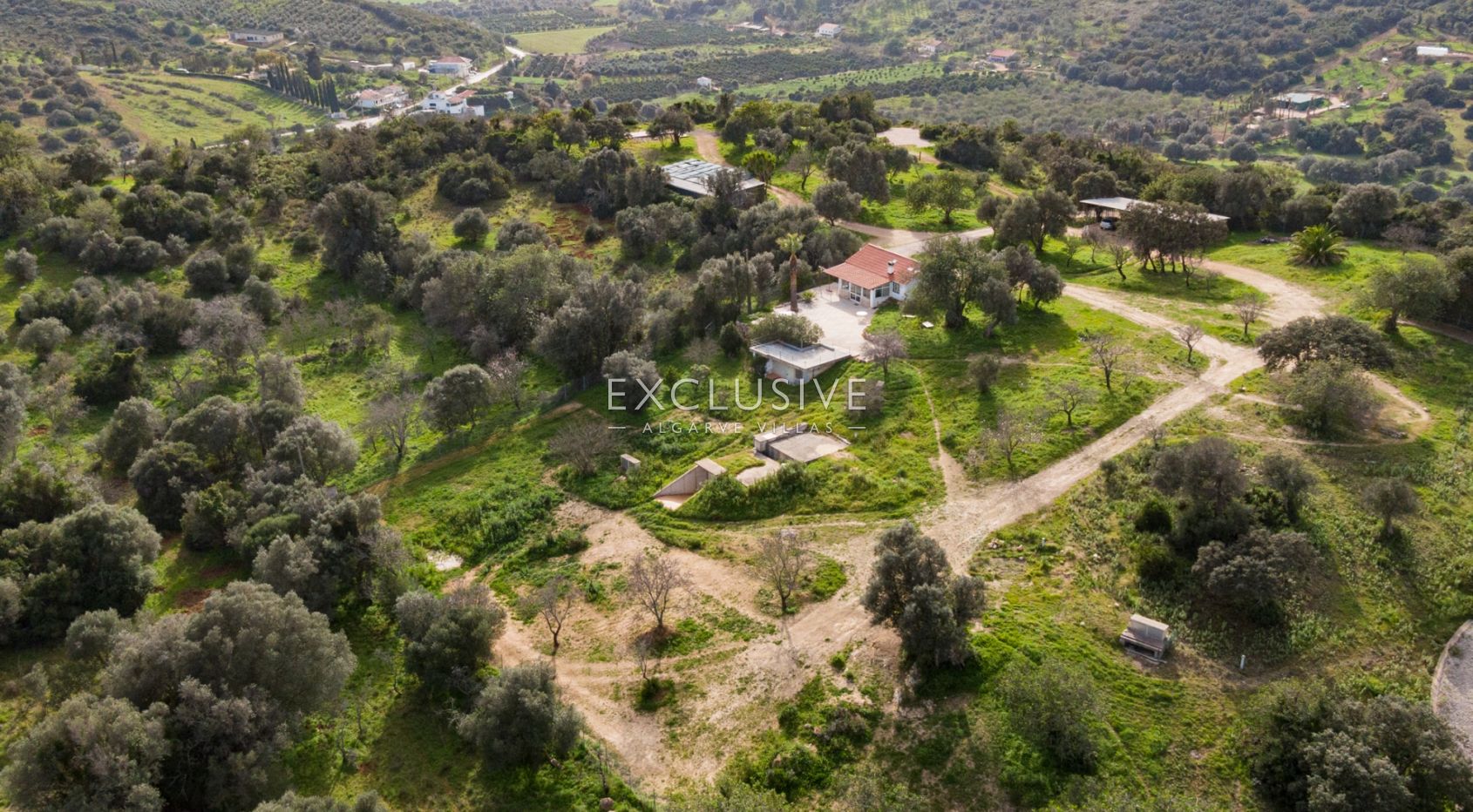 Fantastic plot with small house Portimao, Algarve