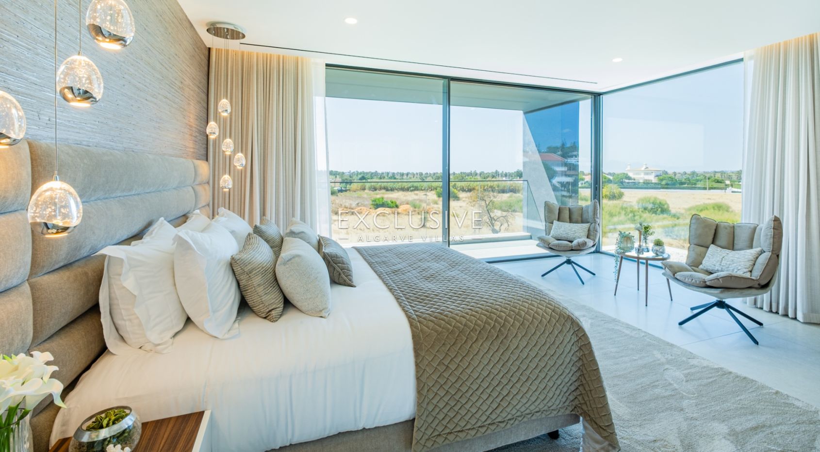 Moradia moderna perto da praia da Galé e do Golfe dos Salgados Algarve