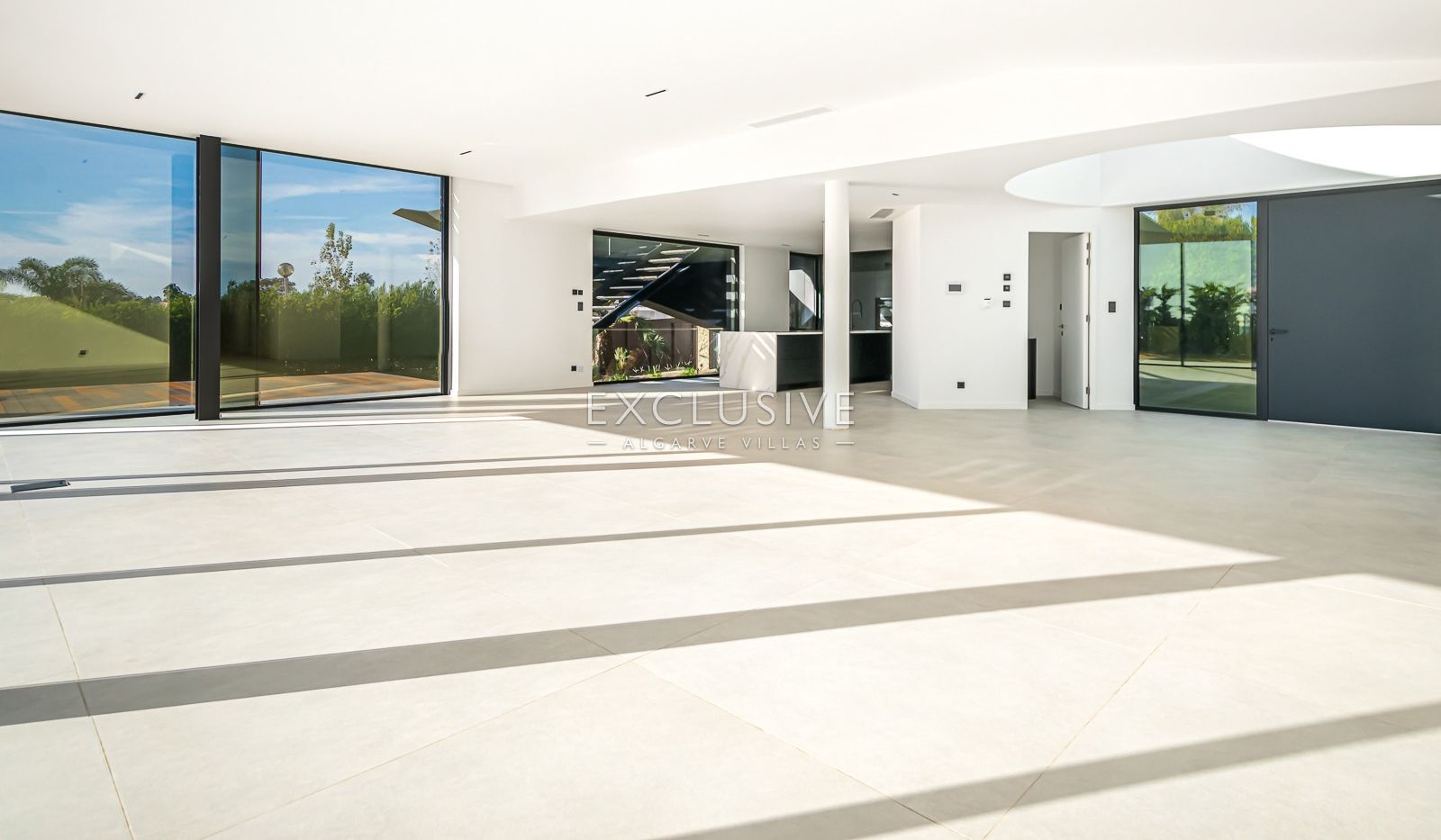 Buy 4 bedroom contemporary villa with pool and stunning sea views in Carvoeiro, Algarve