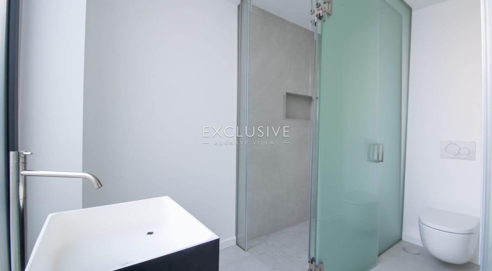 Buy 4 bedroom contemporary villa with pool and stunning sea views in Carvoeiro, Algarve