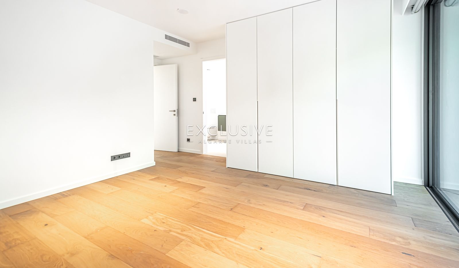 Buy 4 bedroom contemporary villa with pool and stunning sea views in Carvoeiro, Algarve