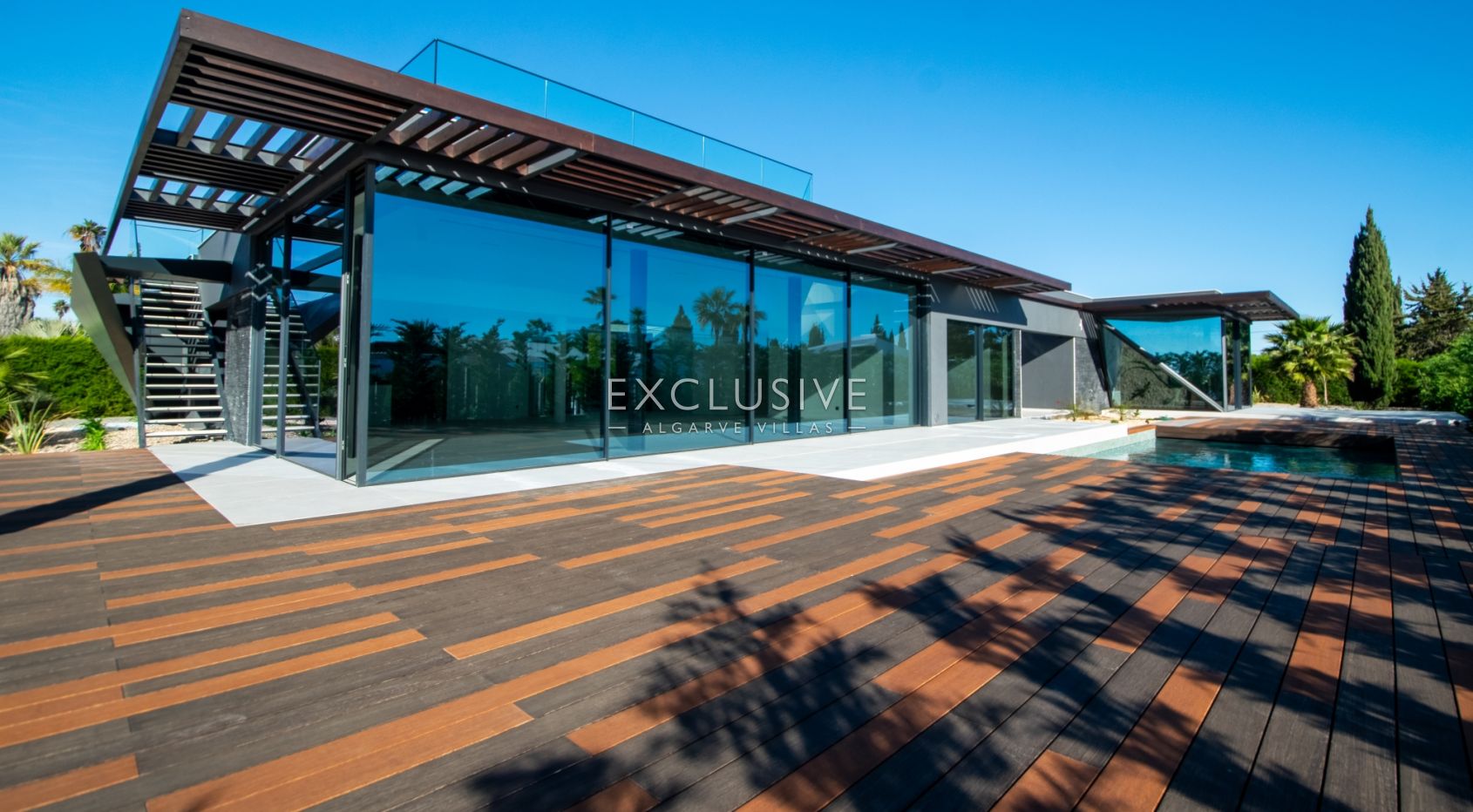 Buy 4 bedroom contemporary villa with pool and stunning sea views in Carvoeiro, Algarve