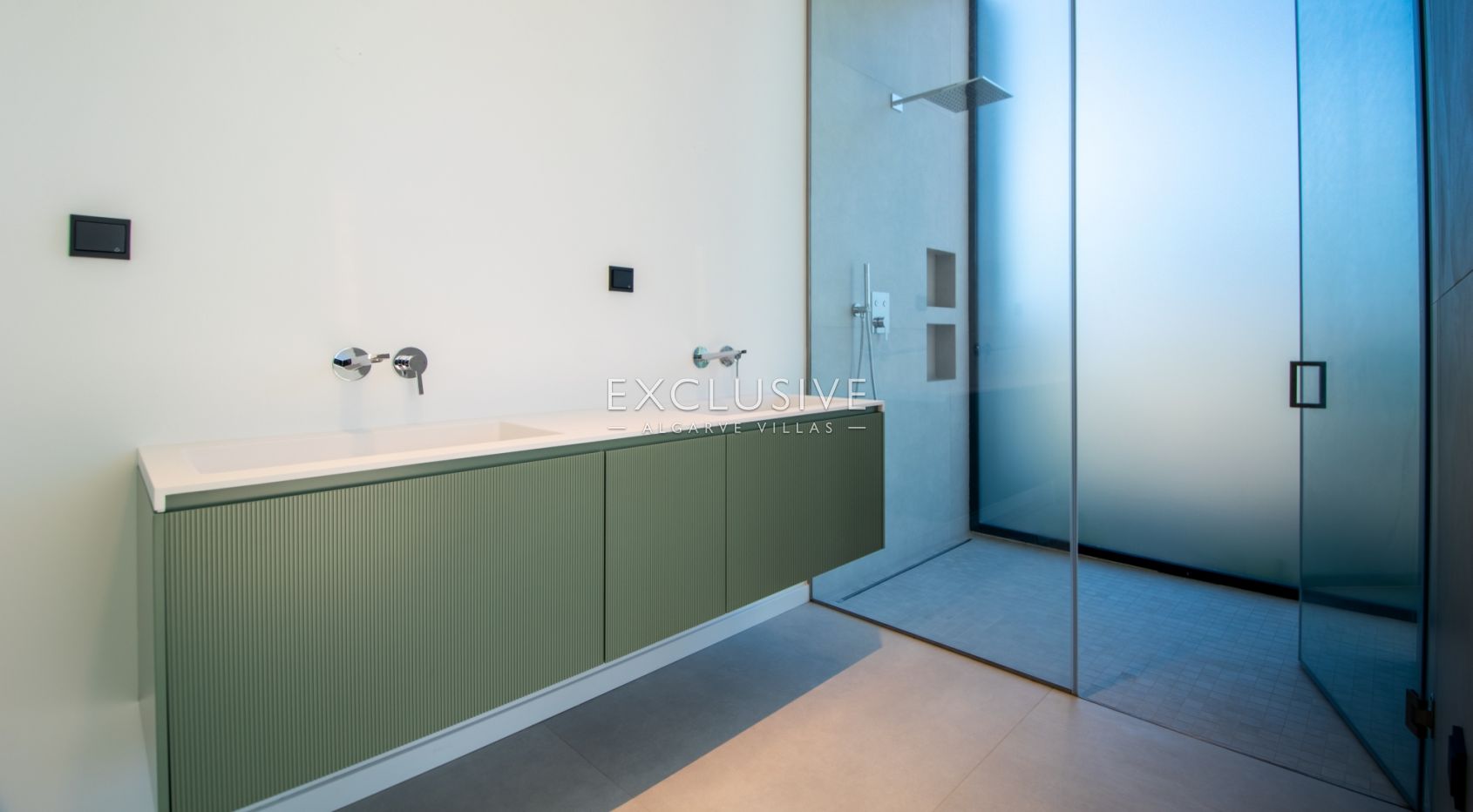 Buy 4 bedroom contemporary villa with pool and stunning sea views in Carvoeiro, Algarve