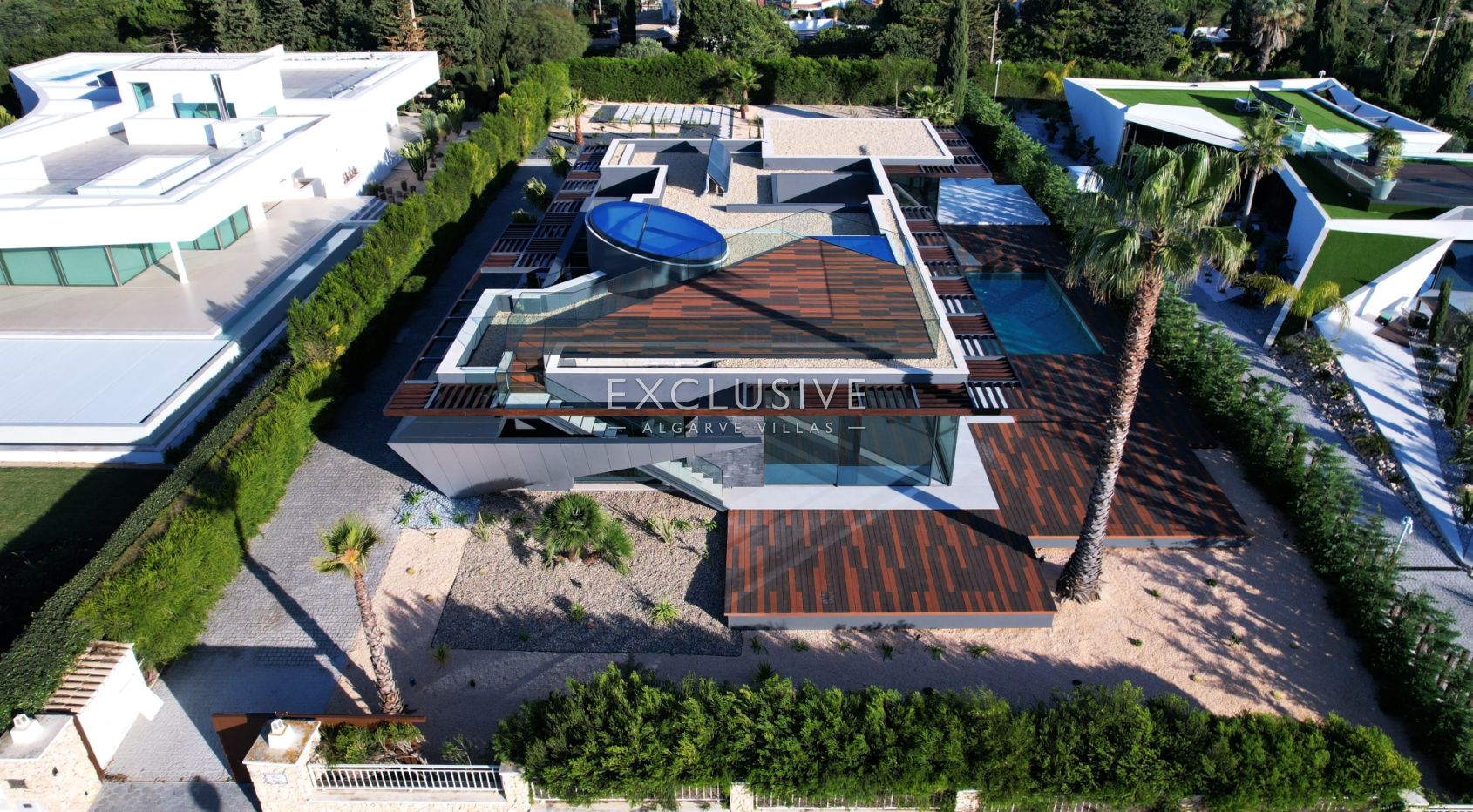 Buy 4 bedroom contemporary villa with pool and stunning sea views in Carvoeiro, Algarve