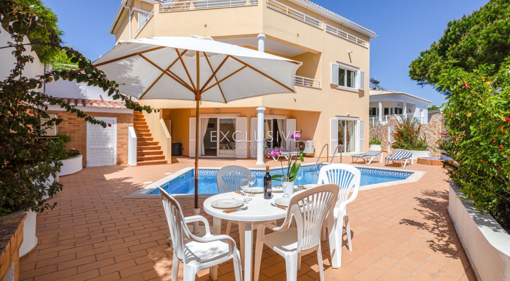 Amazing family villa in Luz with sea views Algarve