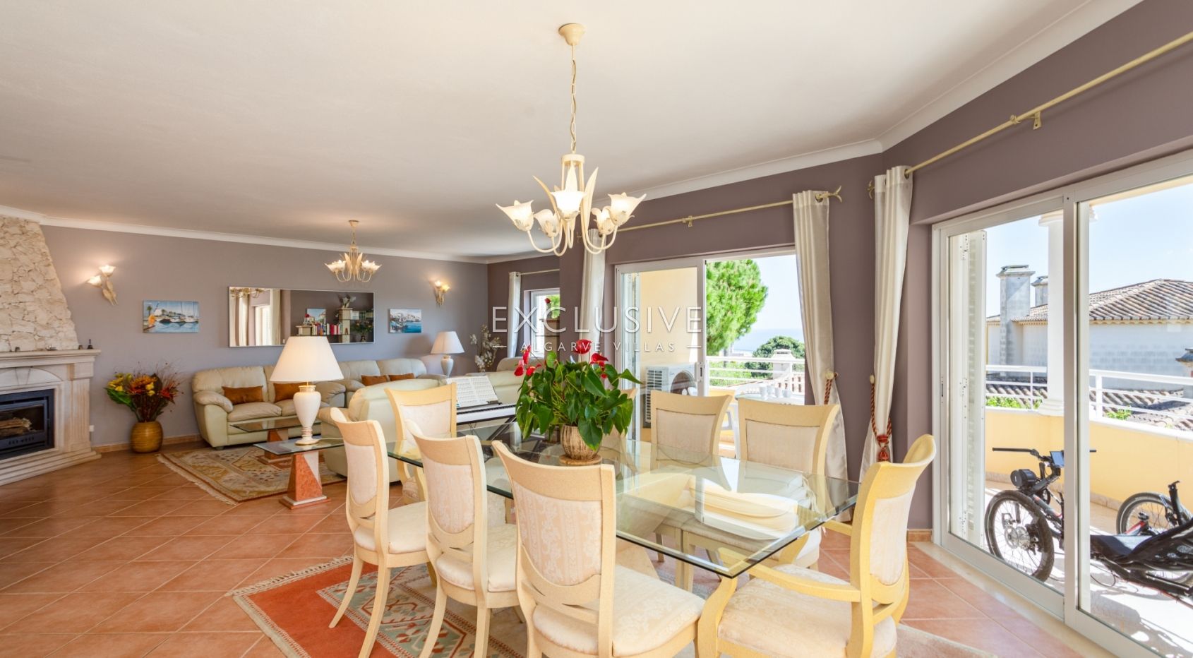 Amazing family villa in Luz with sea views Algarve